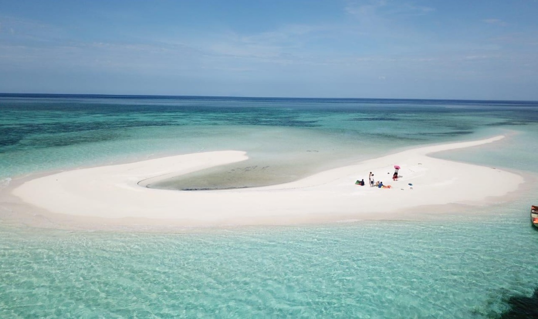 Indahnya Pulau Meko, Surga Tersembunyi Dari NTT